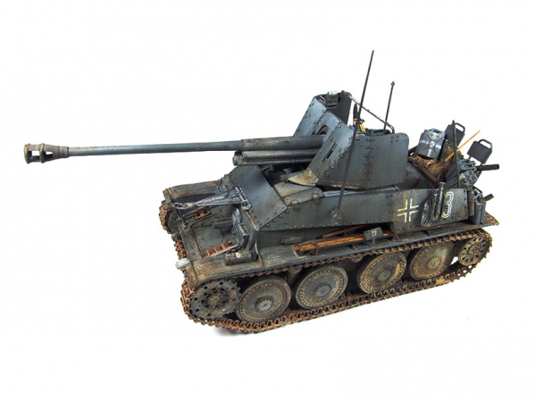 35248 1/35 Немецкая противотанковая самоходная установка Marder III с двумя фигурами солдат (1:35)