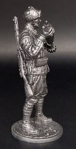 WW2-67 Красноармеец-мин. с миной к 120-мм плк. миномёту, 1941-43гг. СССР