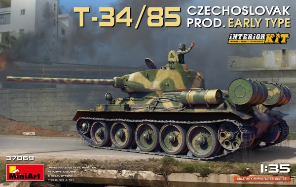 MA37069 Танк Т-34/85 чехословацкого производства с интерьером. Ранний тип