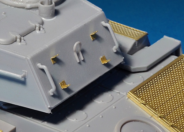 MA35243 1/35 Тип-80 Советский легкий танк с/экипажем. Специальный выпуск