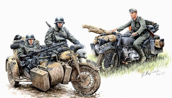 MB3548 Фигуры Немецкие мотоциклисты на марше