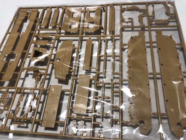 RM-5069 StuG. III Ausf. G Early Production with workable track links