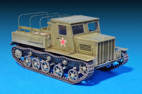MA35140 1/35 Советский артиллерийский Тягач Я-12 поздняя версия