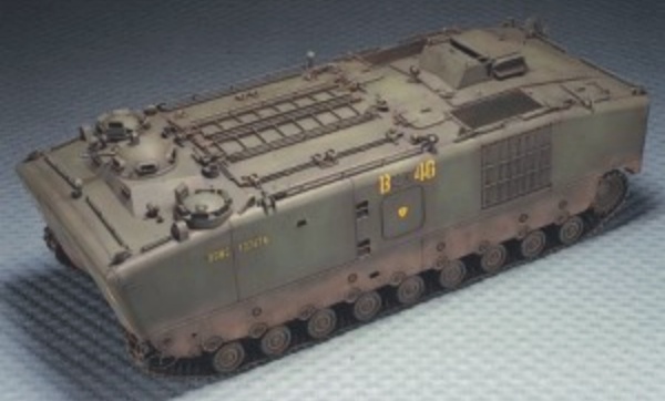 AF35022 Бронетранспортер LVTP5 1/35