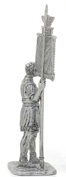 A272 Римский знаменосец, 1-2 вв. н.э.