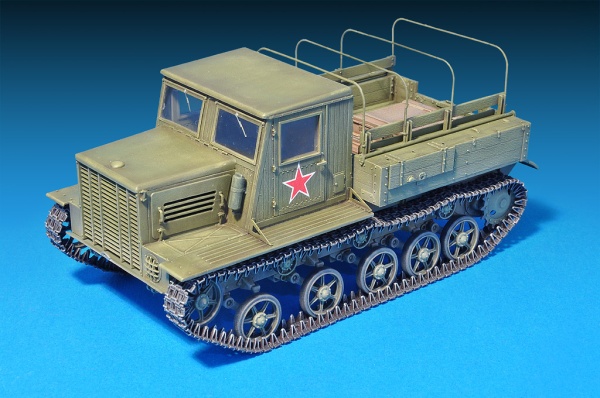 MA35140 1/35 Советский артиллерийский Тягач Я-12 поздняя версия