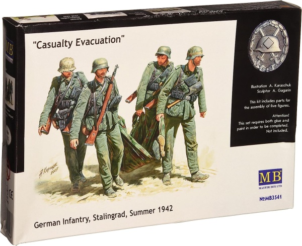 MB3541 1/35 Солдаты Casualty Evacuation, German Infantry, Stalingrad, лето 42 г.