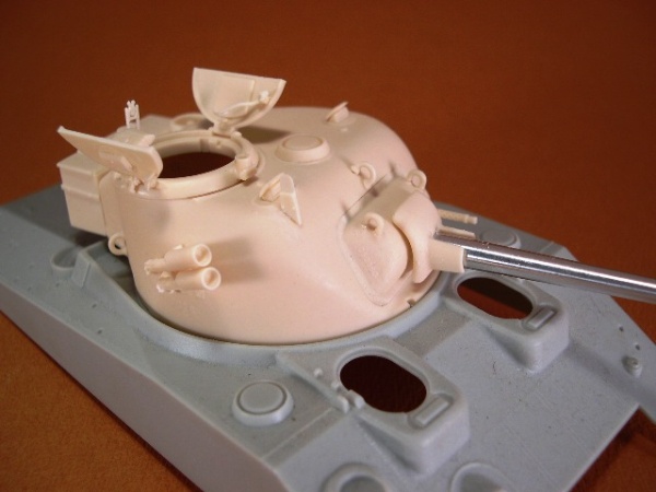 F106 Early Low Bustle Sherman Turret w/British Fittings