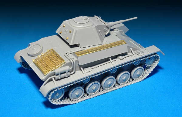 MA35194 1/35 Советский легкий танк T-70M с экипажем. Специальная серия