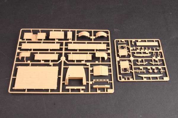 Т01573 1/35 Советский тягач "Ворошиловец"