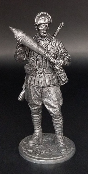 WW2-67 Красноармеец-мин. с миной к 120-мм плк. миномёту, 1941-43гг. СССР