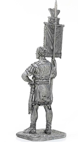 A272 Римский знаменосец, 1-2 вв. н.э.