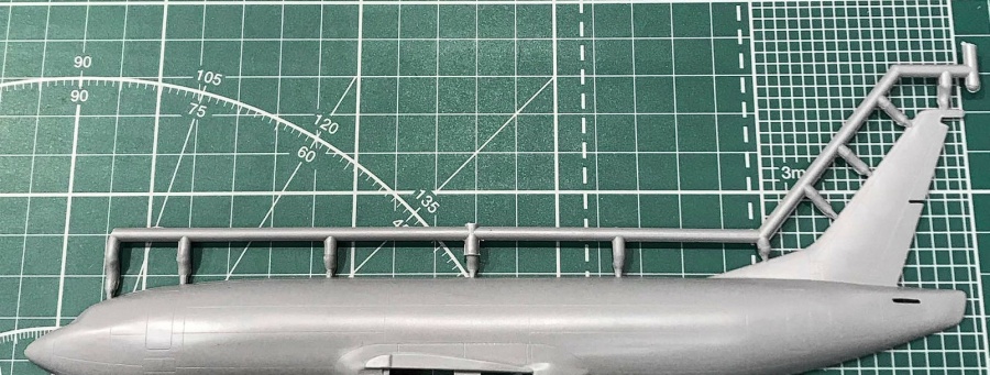 EE144129_4 Авиалайнер 737-300  Frontier