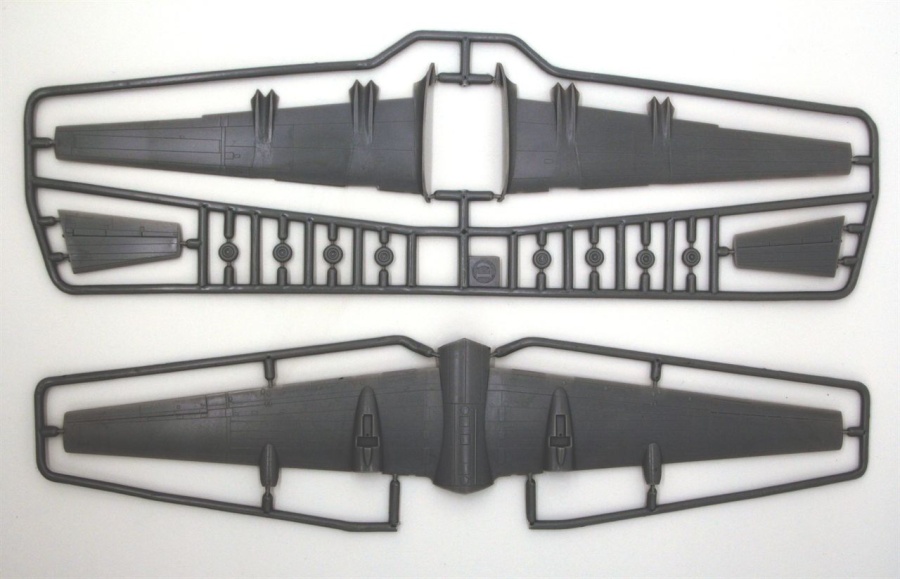 EE144123 Противолодочный самолет