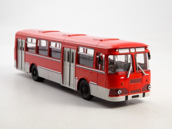 900353 Ликинский автобус-677М (красно-белый) 900353 Ликинский автобус-677М (красно-белый)