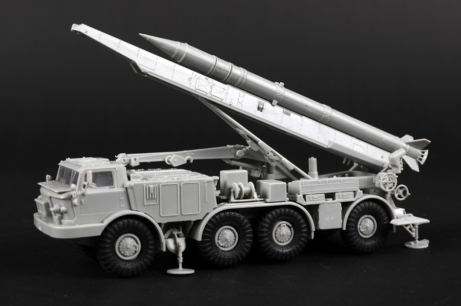 Т07179 Russian 9P113 TEL w/9M21 Rocket of 9K52 Luna-M Short-range artillery rocket system(FROG-7)