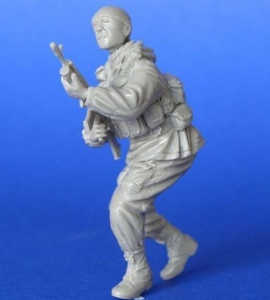 MCF35033 1/35 Российский солдат