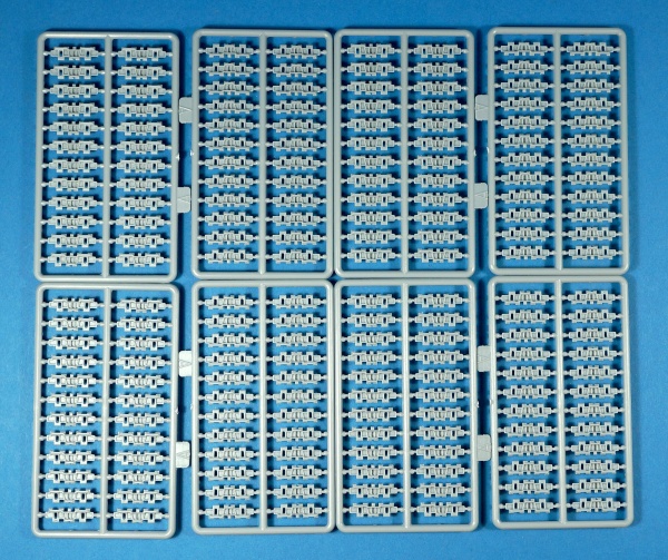 EE35107 1/35 Набор раздельных траков для танков КВ ранних серий