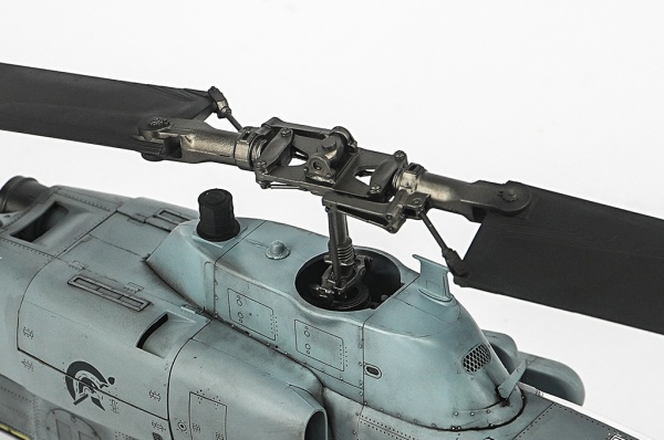 Т05116 Ударный вертолет AH-1W Super Cobra 1/35