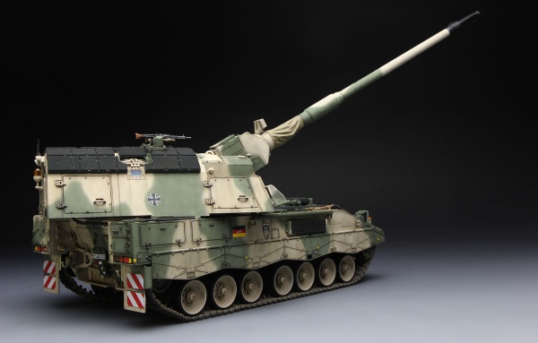 TS-019 1/35 GERMAN PANZERHAUBITZE 2000 SELF-PROPELLED HOWITZER w/ADD-ON ARMOR