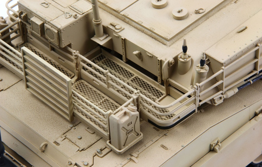 TS-032 1/35 USMC M1A1 AIM/U.S. Army M1A1 Abrams Tusk Main Battle Tank