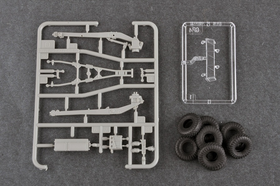 Т07179 Russian 9P113 TEL w/9M21 Rocket of 9K52 Luna-M Short-range artillery rocket system(FROG-7)