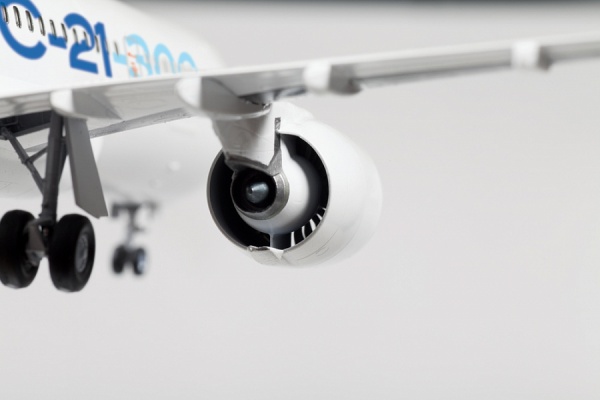 7033 Пассажирский Авиалайнер МС-21-300