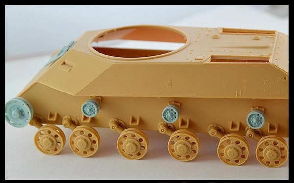 B35013 Т-50 - ленивцы и поддерживающие катки (ранних серий)