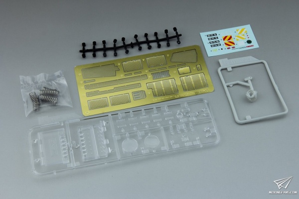 TS-051 1/35 British Main Battle Tank Chieftain Mk10