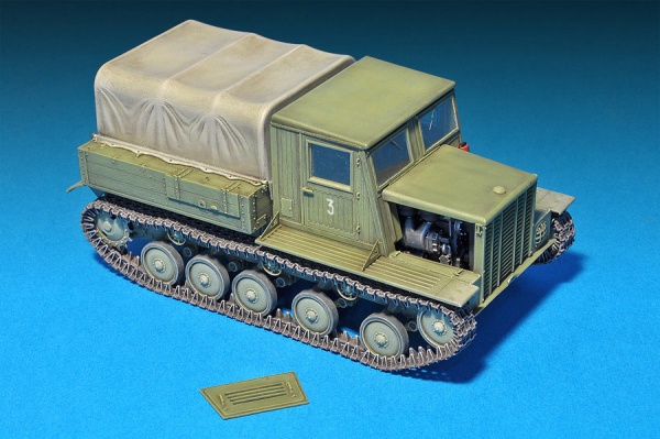 MA35052 1/35 Советский артиллерийский тягач Я-12, Раннее производство