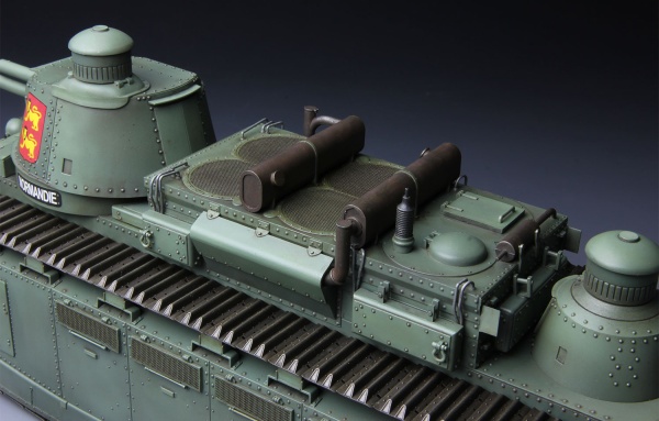 TS-009 1/35 French Super Heavy Tank Char 2C kit.