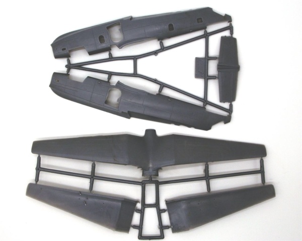 EE144108  Противолодочный самолет