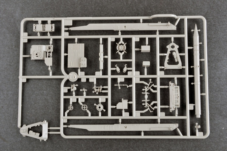 Т07179 Russian 9P113 TEL w/9M21 Rocket of 9K52 Luna-M Short-range artillery rocket system(FROG-7)