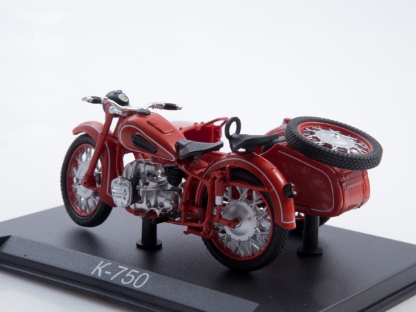 NM31 Наши мотоциклы №31, Днепр К-750