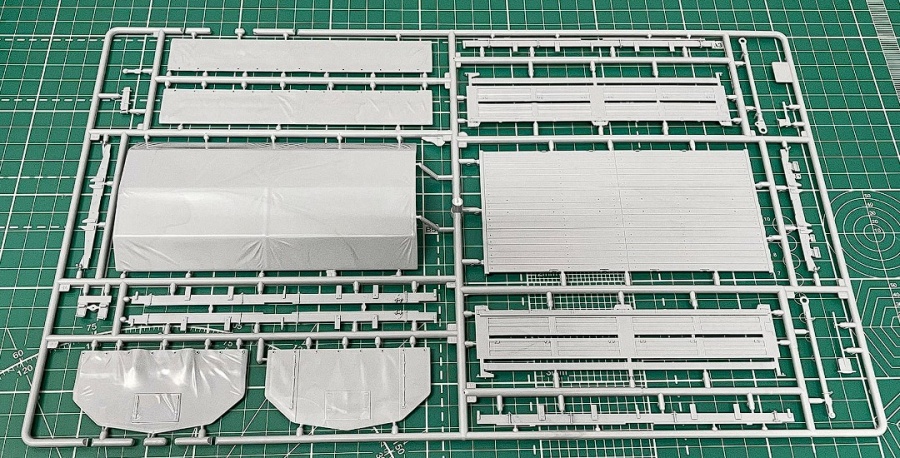 3692 Российский двухосный грузовой автомобиль К-4350