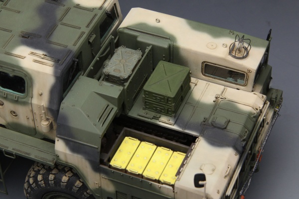 SS-009 1/35 RUSSIAN LONG-RANGE ROCKET LAUNCHER 9A52-2 SMERCH