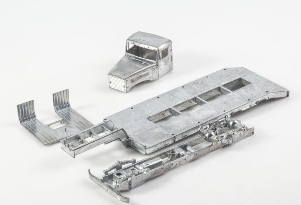 7083AVD КРАЗ-258Б1 с полуприцепом ЧМЗАП-5523,