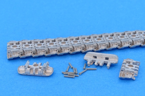 MTL-35083 1/35 Tracks for Churchill early