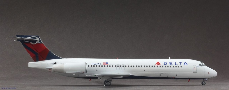 EE144124 Авиалайнер 717 Delta