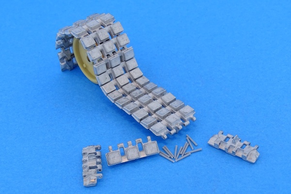 MTL-35104 Tracks for Centurion 3 rubber pads type