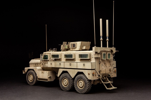 SS-005 1/35 Американская машина U.S. COUGAR 6Ч6 MRAP VEHICLE