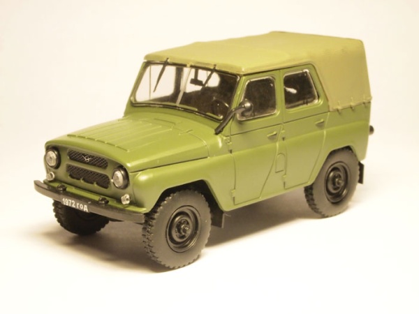 Р301 УАЗ 469Б оливково-зеленый Р301 УАЗ 469Б оливково-зеленый