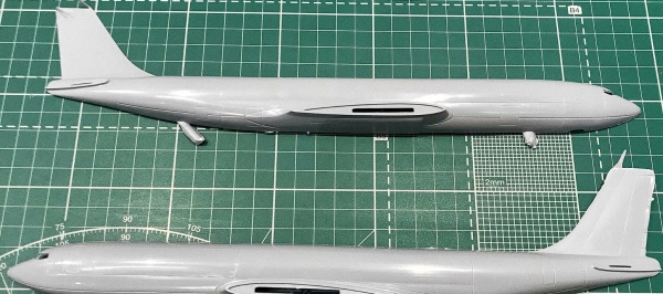 EE14401 Авиалайнер Боинг Б-707