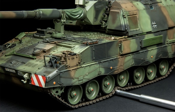 TS-012 1/35 Panzerhaubitze 2000