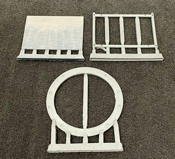 SPS-061 German Heavy Tank Sd.Kfz. 182 King Tiger Turret Maintenance Stand & Muzzle Cover