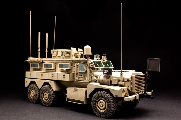 SS-005 1/35 Американская машина U.S. COUGAR 6Ч6 MRAP VEHICLE