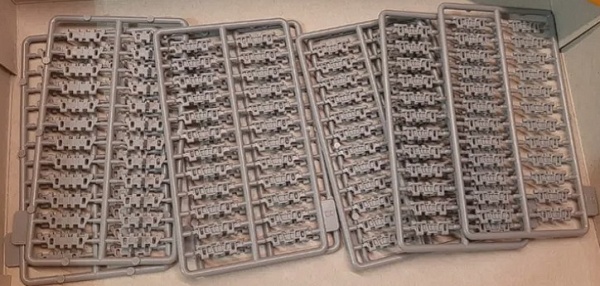 EE35106 1/35 Набор раздельных траков для танка КВ-1С