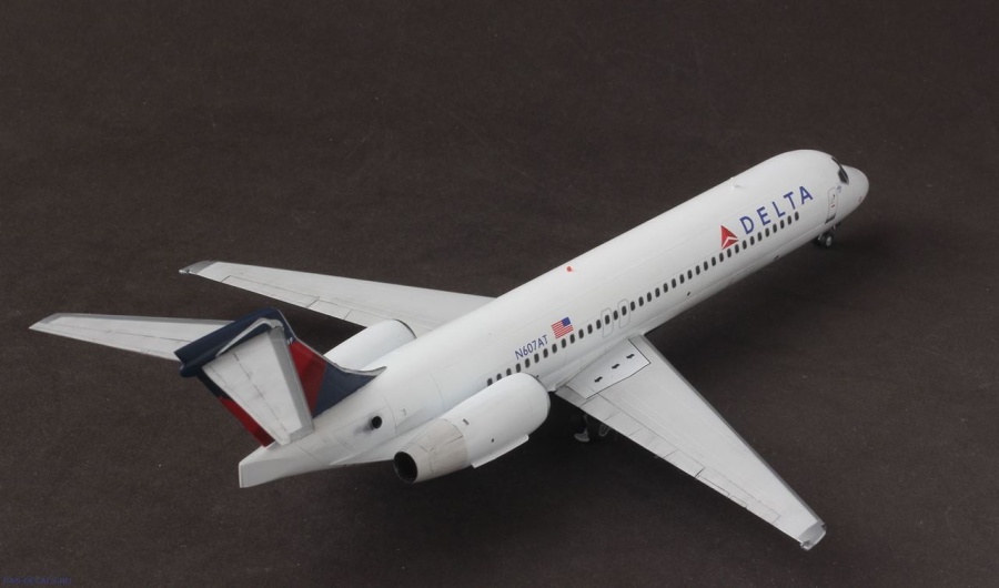 EE144124 Авиалайнер 717 Delta