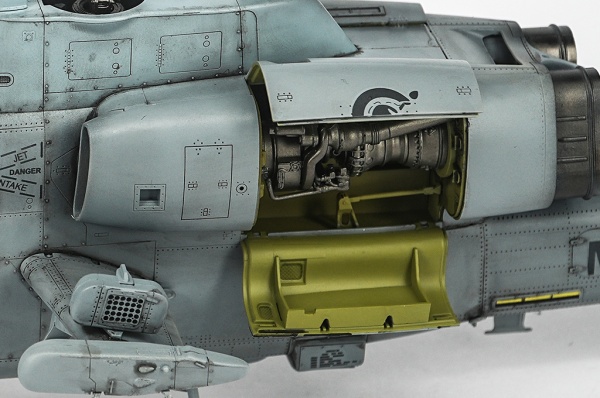 Т05116 Ударный вертолет AH-1W Super Cobra 1/35