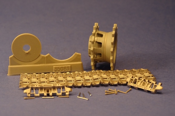 MTL-35081 1/35 Tracks for Conqueror